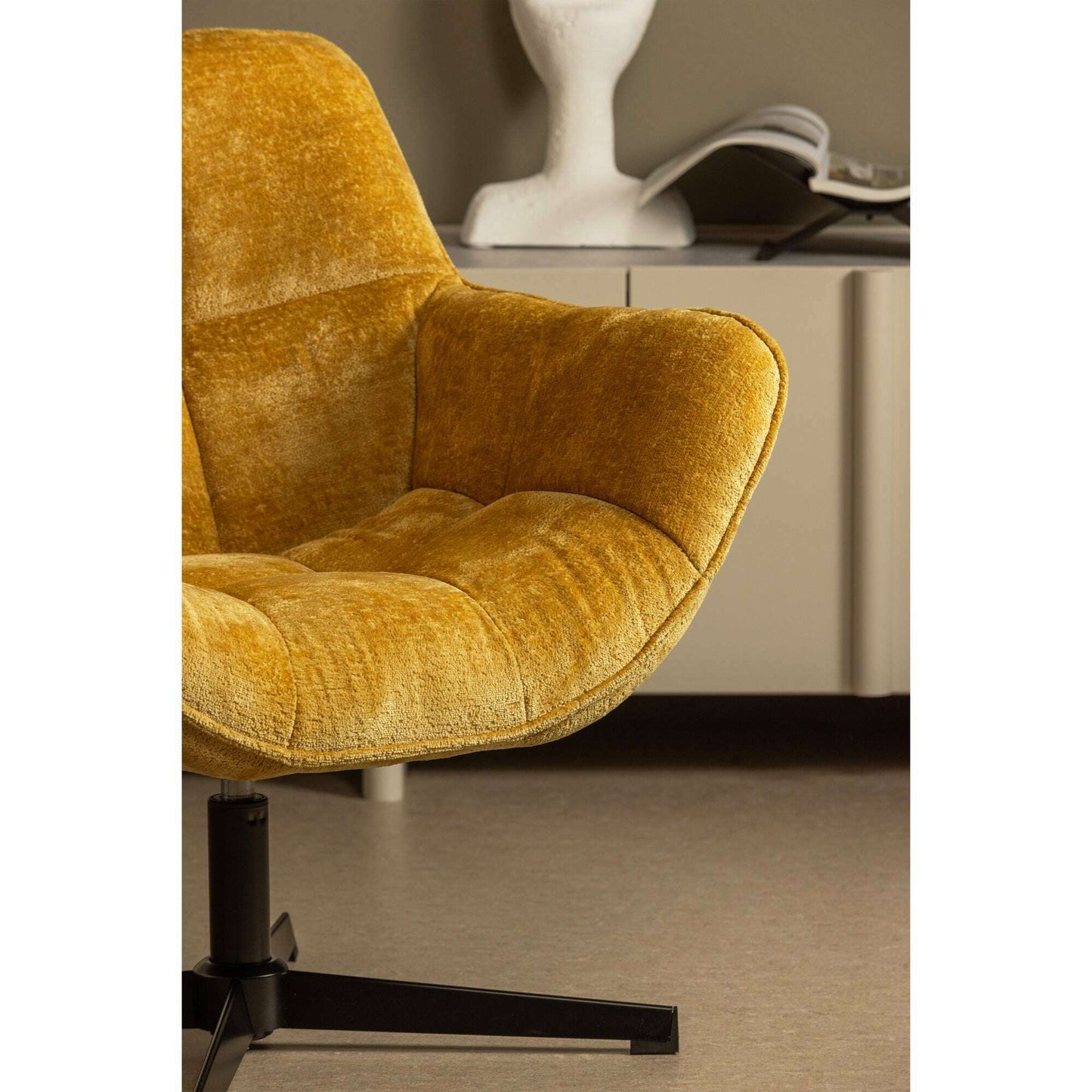WOOOD Wibo draaifauteuil curry